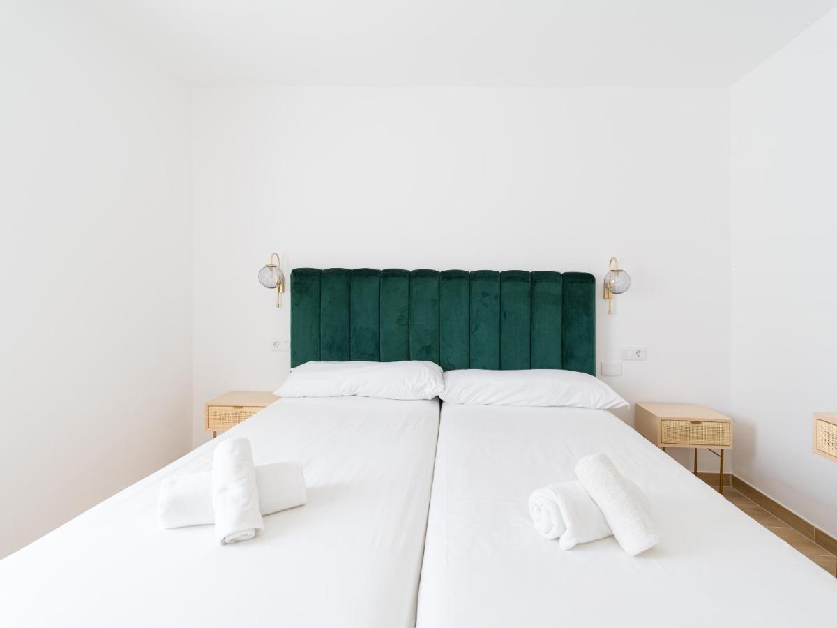 Homeforguest Moderno Apartamento Con Piscina En 코라레호 외부 사진