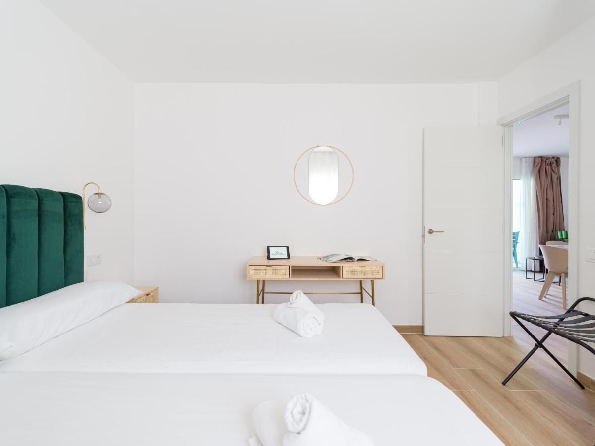 Homeforguest Moderno Apartamento Con Piscina En 코라레호 외부 사진