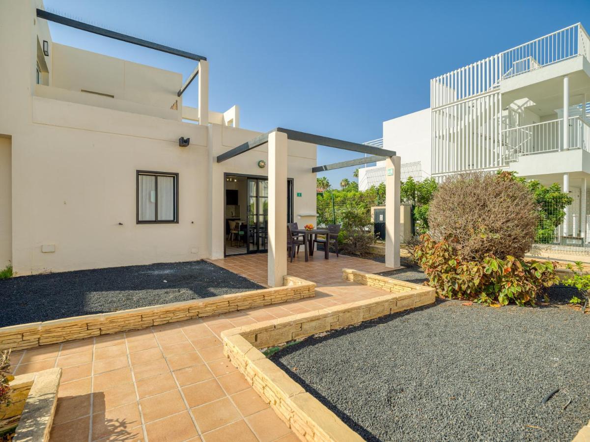 Homeforguest Moderno Apartamento Con Piscina En 코라레호 외부 사진