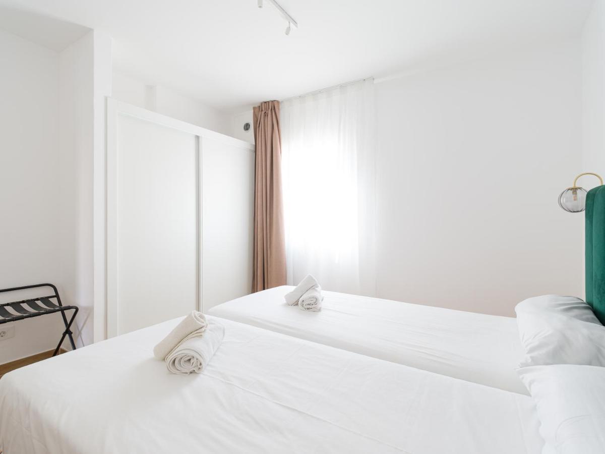 Homeforguest Moderno Apartamento Con Piscina En 코라레호 외부 사진